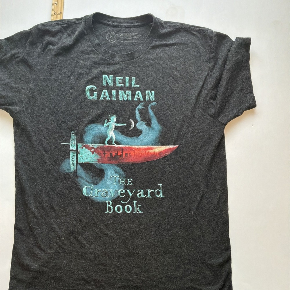 Out of Print Neil Gaiman Graveyard‎ Book Graphic Novel Men's T-Shirt M Cotton